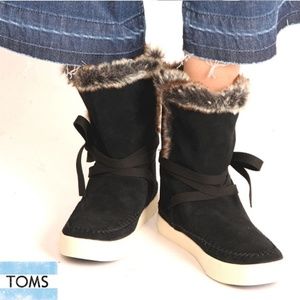 TOMS boots